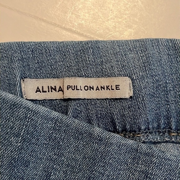 NYDJ Alina Pull On Ankle Jeans Light Wash Size 6 - Picture 8 of 13